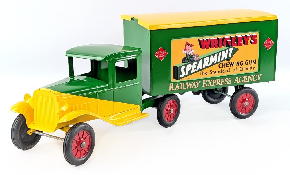 Restored Buddy L Wrigley's Spearmint Gum REA Truck (1 of 12)