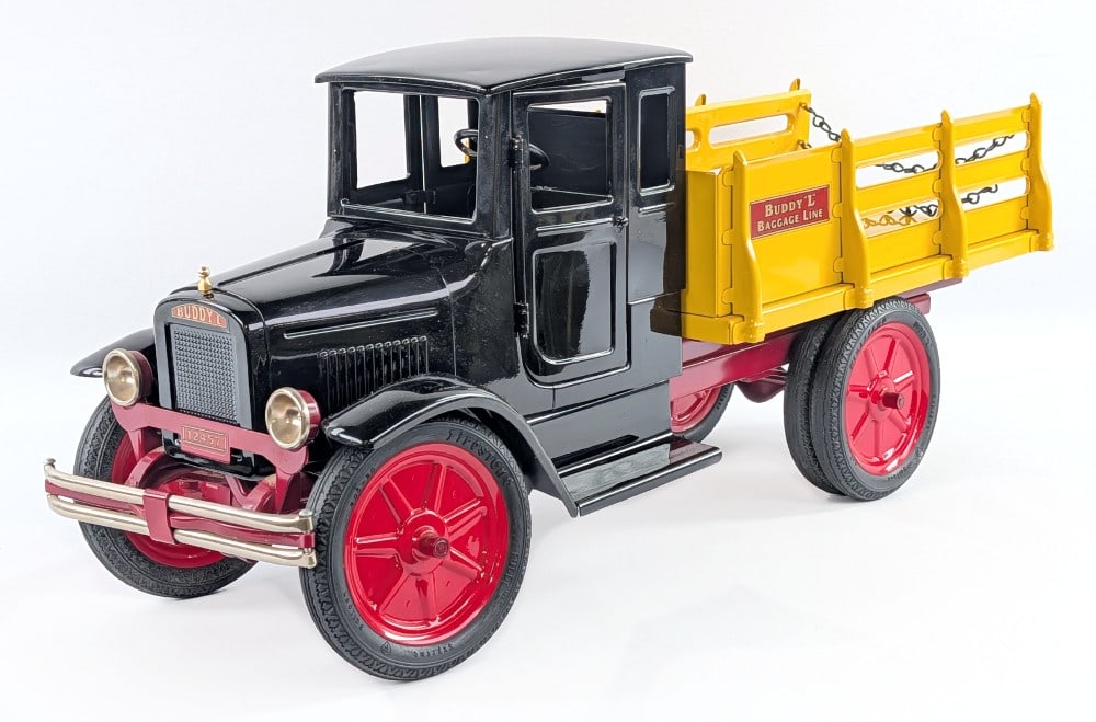 T-Reproductions Buddy L Baggage Line Truck: T-Reproductions Buddy L Baggage Line truck. Displays well with large rubber tires, opening doors on the cab, and deluxe bumper. A nice T-Reproductions replica of the original truck. Very good conditio