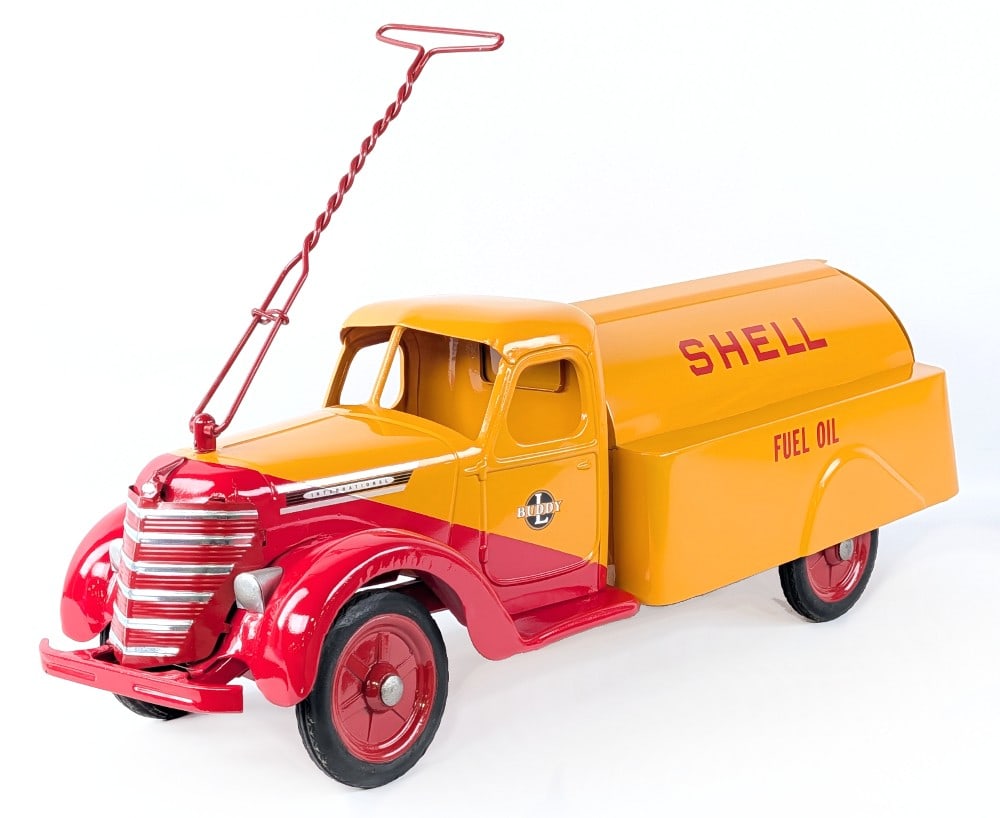 Restored 1938 Buddy L International Shell Tanker Truck (1 of 8)