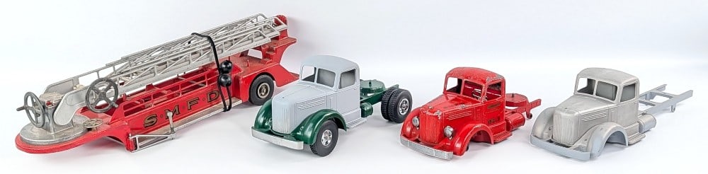 Smith Miller L Mack Truck Cab and Aerial Ladder Parts (1 of 13)