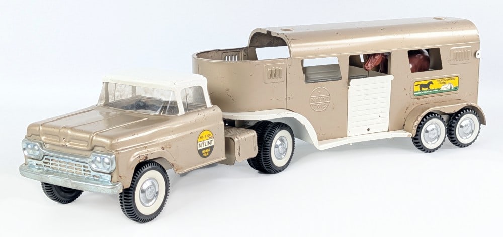 Original Nylint No. 6300 Horse Van Truck (1 of 11)