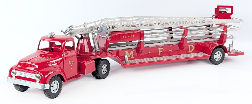 Tonka Aerial Ladder No. 5 Fire Truck (1 of 8)