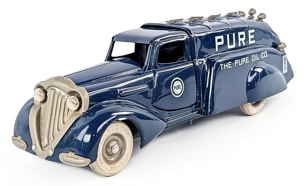 Restored Metalcraft Pure Oil Truck with Electric Headlights (1 of 6)