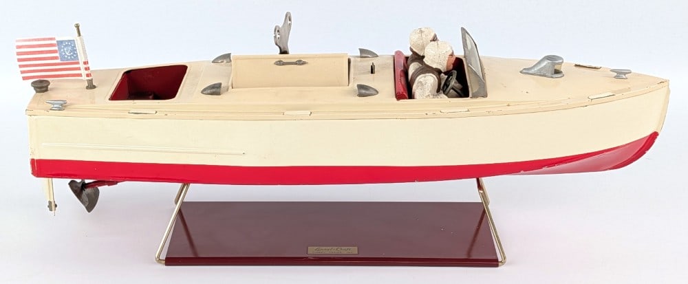 Lionel-Craft Clockwork Speed Boat (1 of 10)
