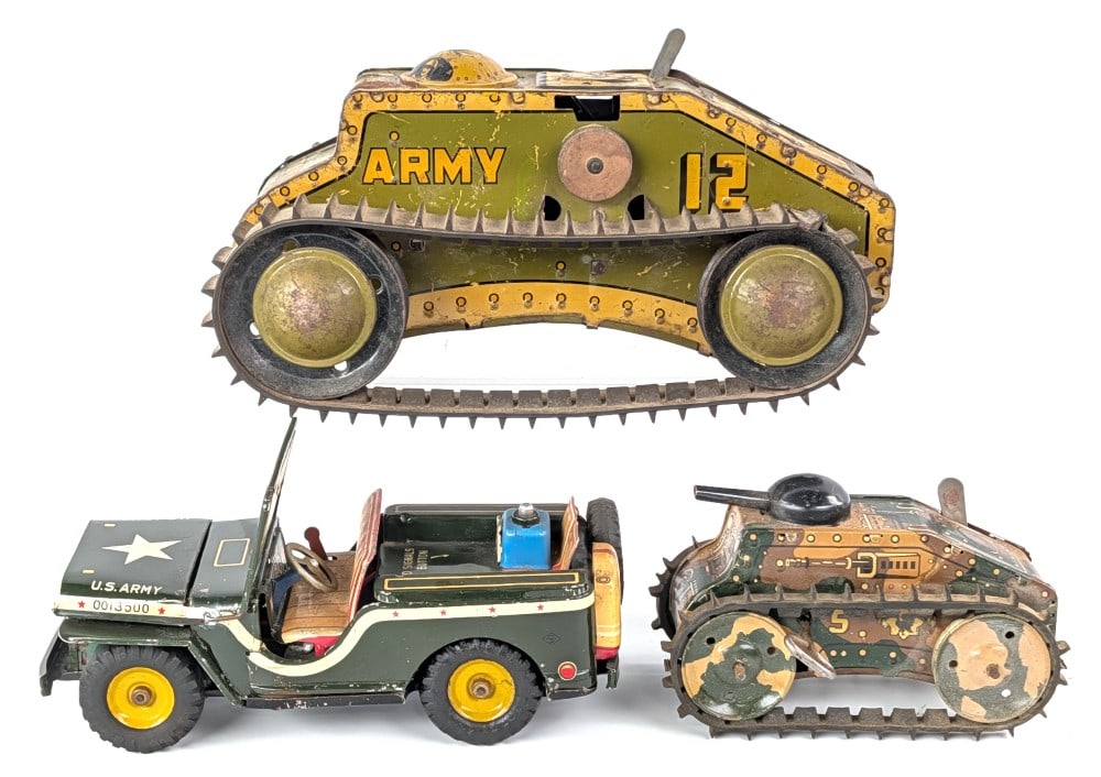 Marx U.S. Army Tanks and Battery Op. U.S. Army Signal Jeep (1 of 12)
