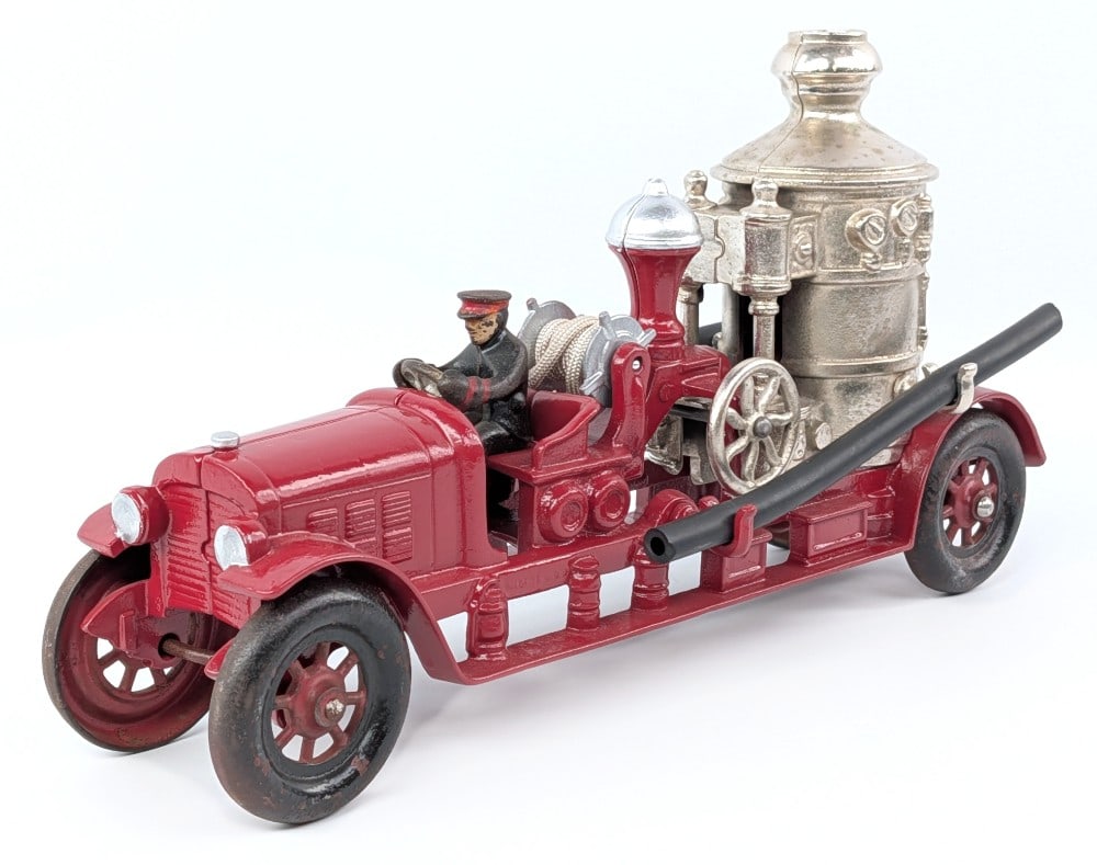 Kenton Cast Iron Fire Pumper Truck (1 of 7)