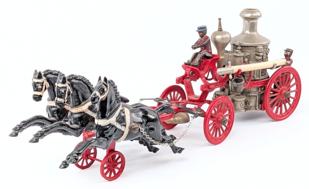 Cast Iron Horse Drawn Fire Pumper (1 of 9)