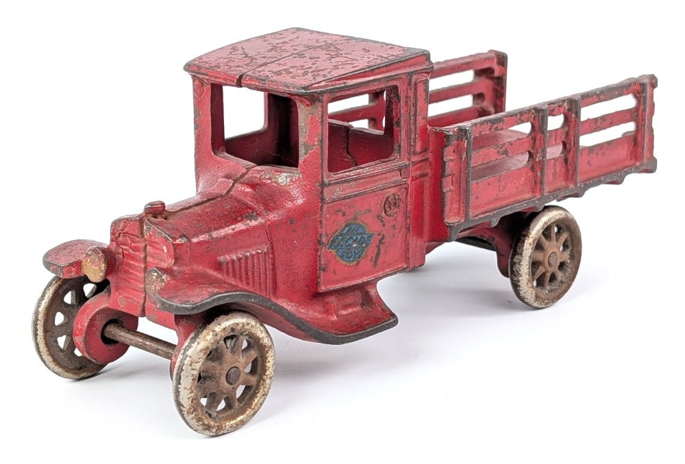 Arcade Cast Iron Ford Stake Bed Truck (1 of 8)
