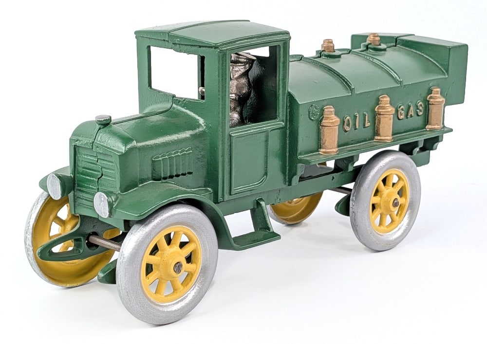 Kenton Cast Iron Oil & Gas Tanker Truck (1 of 6)