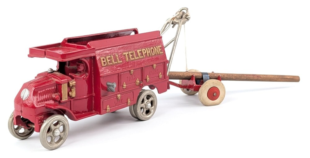 Hubley Cast Iron Bell Telephone Truck (1 of 8)