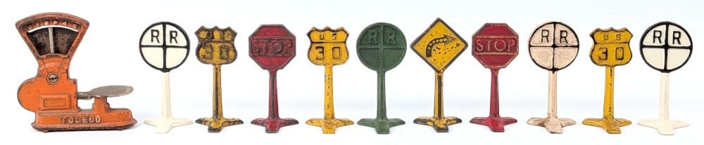 Arcade Cast Iron Railroad, U.S. 30, Curve, and Stop Signs (1 of 6)