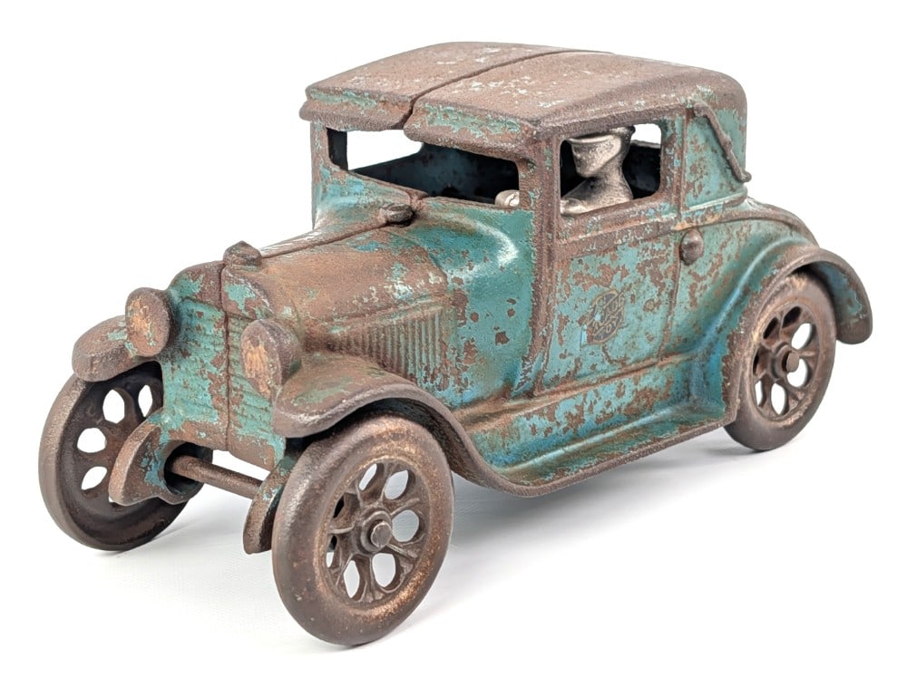 Arcade Cast Iron Ford Model A Coupe with Rumble Seat (1 of 9)