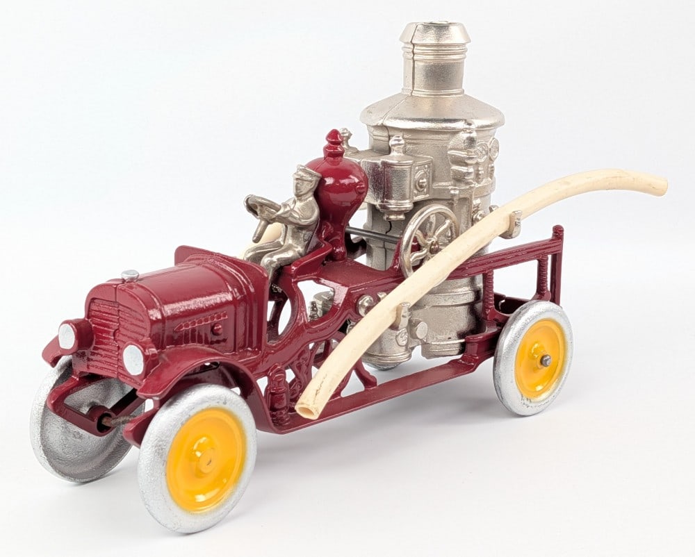 Kenton Cast Iron Fire Pumper Truck (1 of 7)