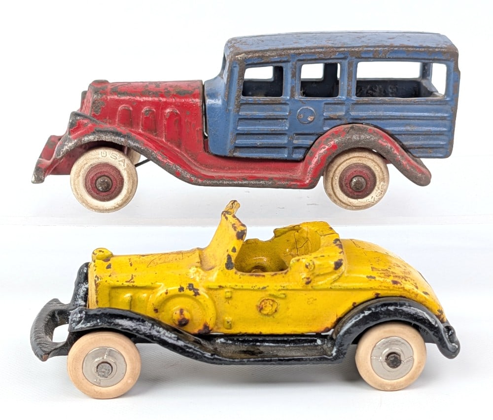 Hubley Woody Wagon and Roadster Take-A-Part Cars (1 of 11)