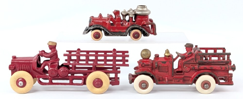 Hubley Cast Iron Ladder and Pumper Fire Trucks (1 of 10)