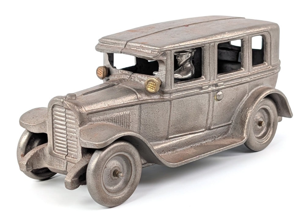 Arcade Cast Iron Buick Sedan Bank (1 of 7)