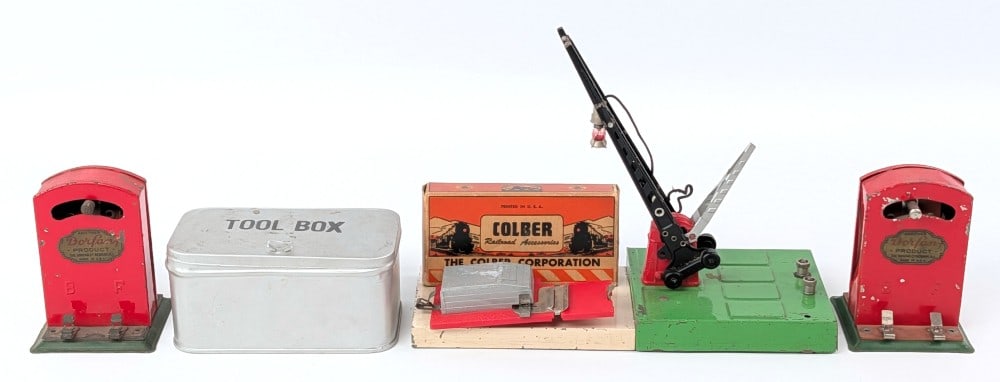Lionel Tool Box, Crossing Gate, Snap-On Contractor, and Dorfan Circuit Breakers (1 of 6)