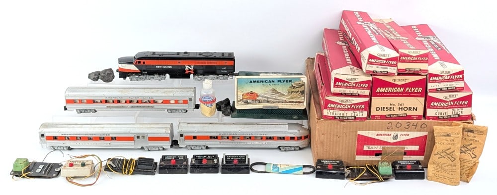 American Flyer No. 20340 The New Clipper Set: American Flyer S Gauge No. 20340 New Haven passenger set. The set includes New Haven "A" unit, New Haven passenger cars, straight track, and No. 561 diesel horn. The set comes with the outer box and i