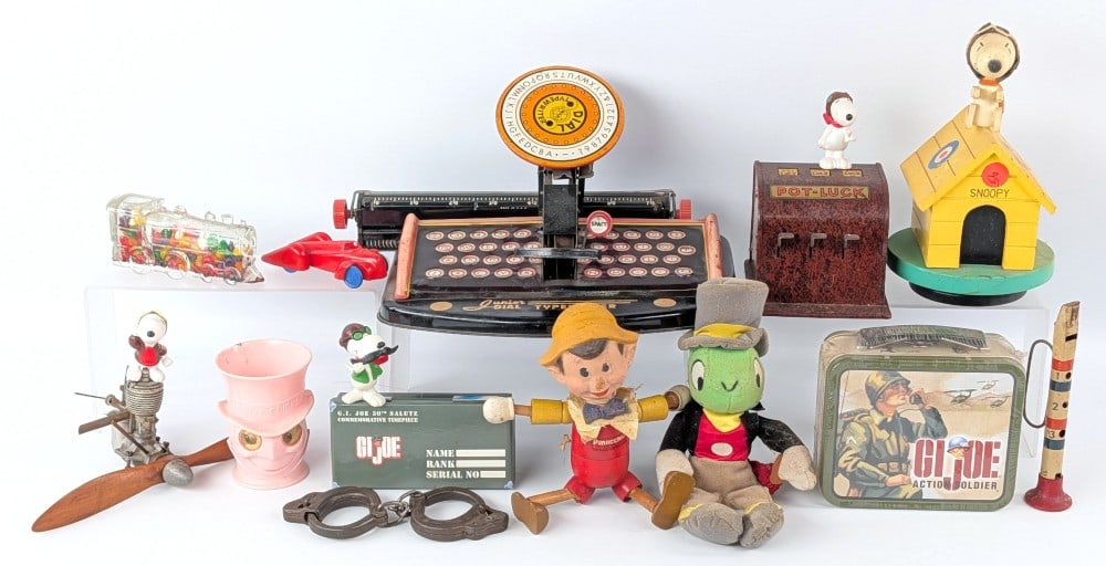 Vintage Marx Typewriter, Snoopy Toys, Pinocchio, Jiminy Cricket, and More (1 of 7)