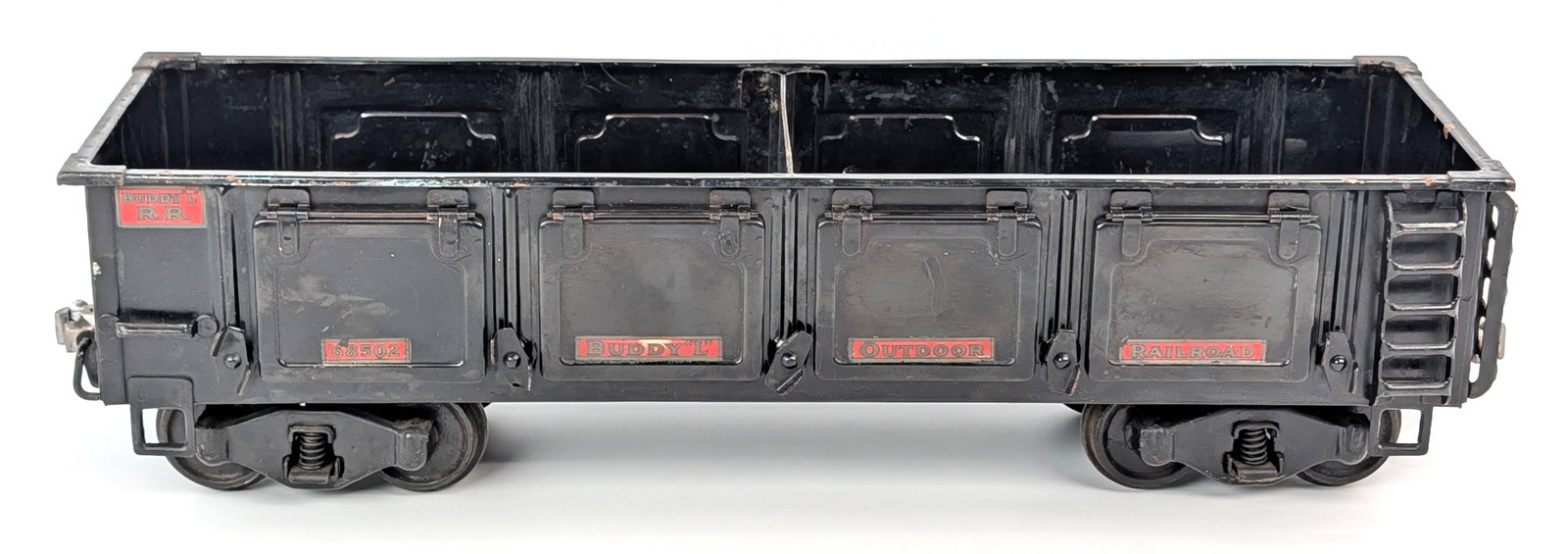 Original Buddy L Outdoor Railroad Ballast Car: Original Buddy L Outdoor Railroad ballast car. Solid paint and decals. Showing some minor loss from age mostly on the inside. Displays very well overall and is a nice example of this car. Measures app
