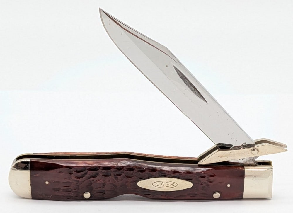 1977 Case XX Jigged Pretty Bone Cheetah 6111 1/2: Knife is in very nice condition with minimal wear from handling and age. Overall measures 4-3/8in when closed.