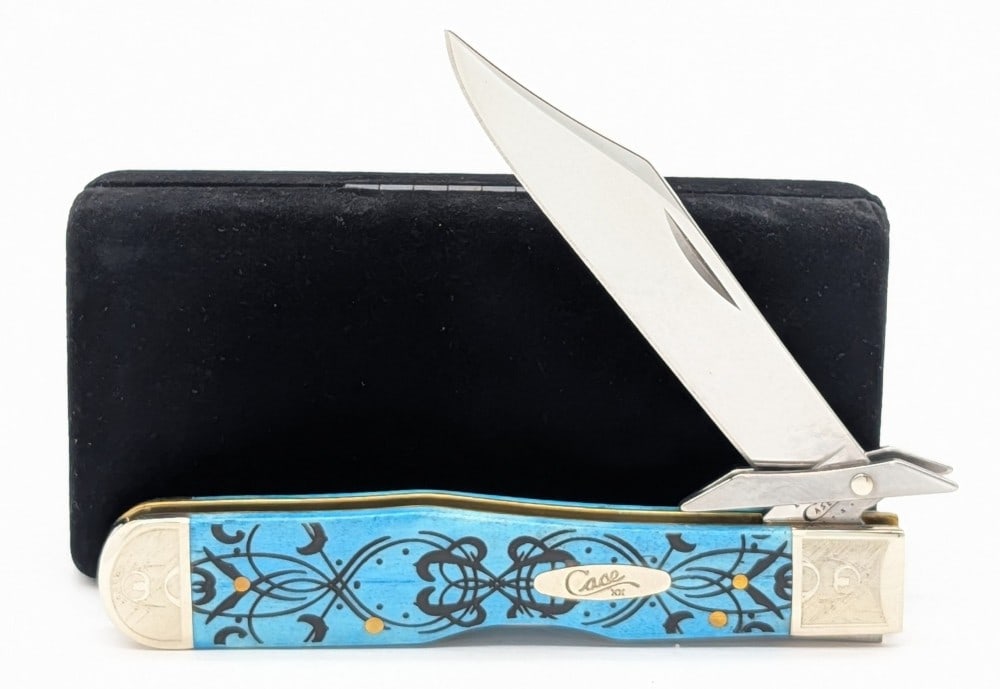2011 Case XX Scroll Bolster Blue Kaleidoscope Bone Cheetah 6111 1/2: Knife is in like new condition. Overall measures 4-3/8in when closed.