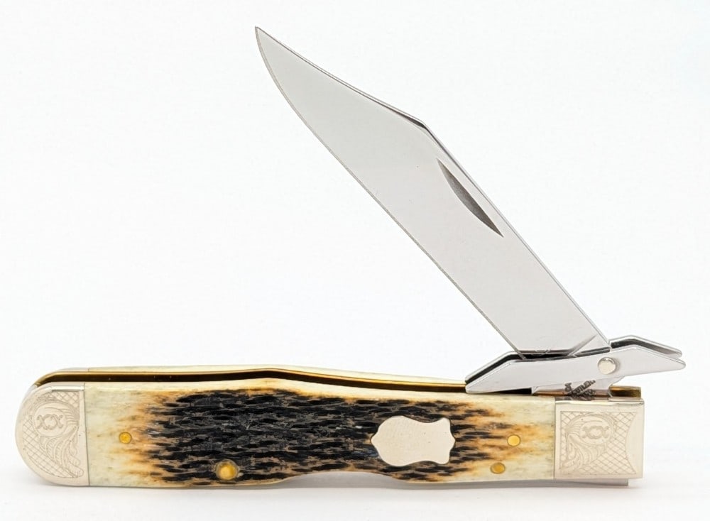 Ltd 2005 1 of 350 Case Brothers Encyclopedia Set Scrolled Bolster Green Bone Cheetah 6111 1/2: Green Bone Cheetah with Scrolled Bolsters available only in the 1 of 350 made Case Family Brands Encyclopedia set.? Knife is numbered 278, and is in like new condition. Overall measures 4-3/8in when c