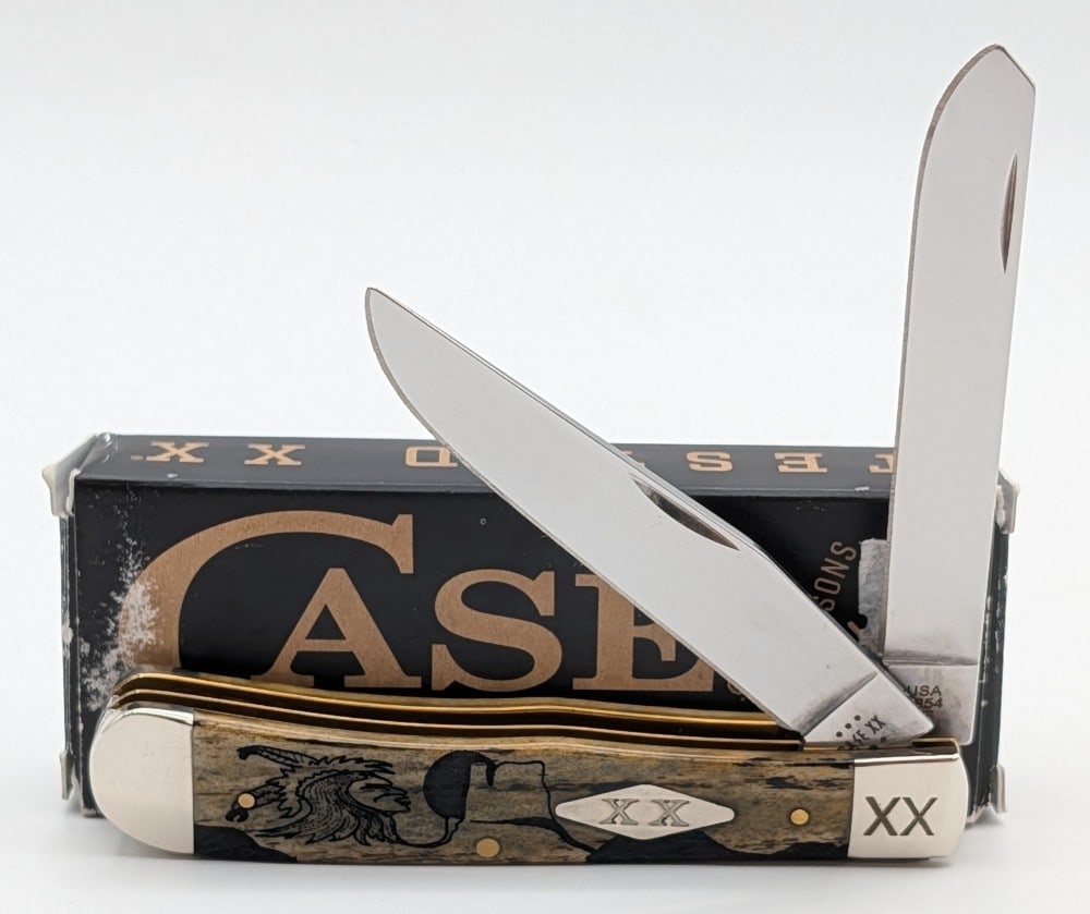 2024 Case XX David Yellowhorse Early Morning Singer Olive Green Bone Trapper 6254 w/ Box: Knife is in like new condition. Overall measures 4-1/8in when closed.