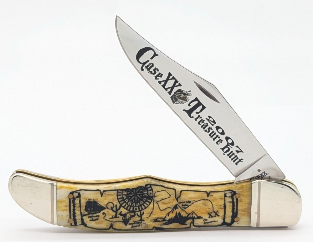 2007 Case XX Treasure Hunt Smooth Antique Bone Folding Hunter 6165: Knife is in very nice condition with minimal wear from handling. Overall measures 5-1/4in when closed.