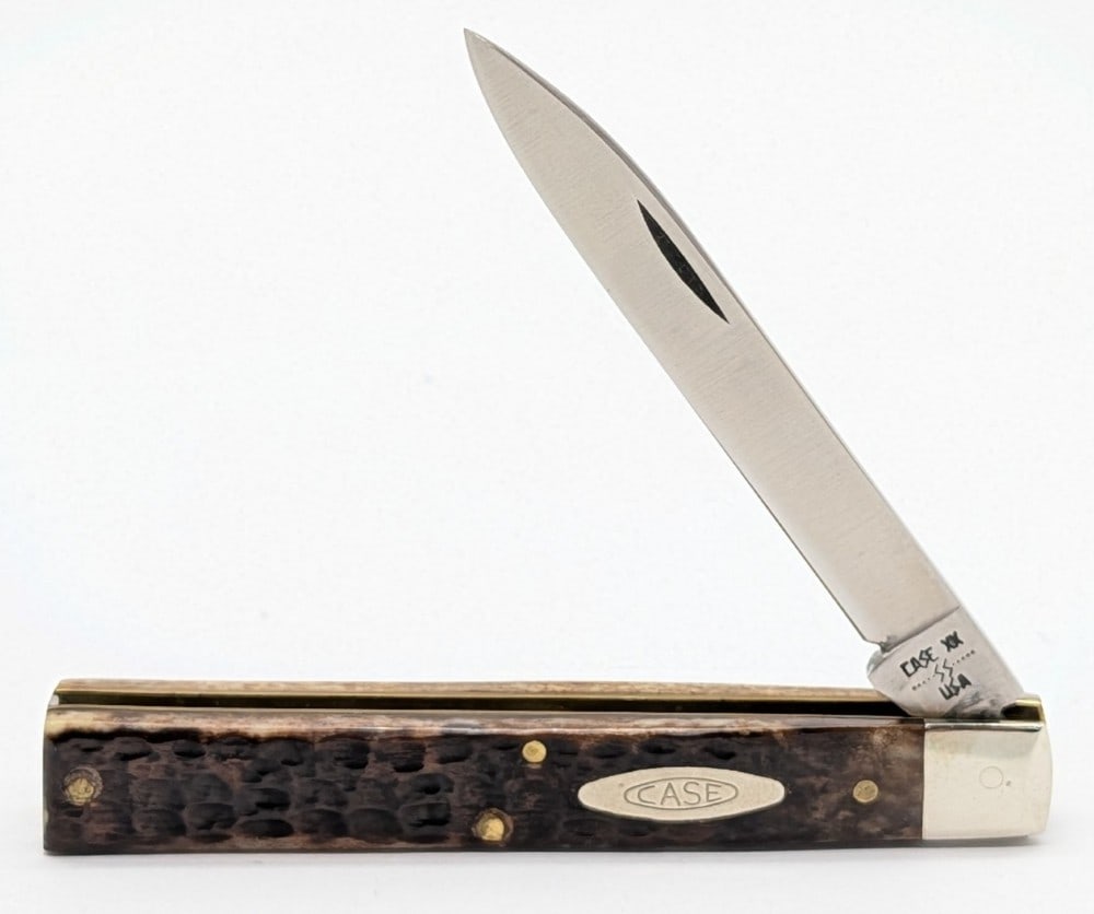 1980 Case XX Jigged Bone Doctor's Knife 6185: Knife is in very nice condition with light scuffs on the bolsters from handling. Overall measures 3-5/8in when closed.