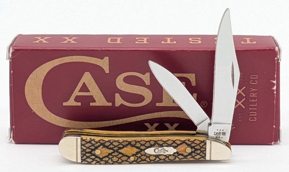 2024 Case XX Snakeskin Antique Bone Peanut 6220 w/ Box: Knife is in like new condition. Overall measures 2-3/4in when closed.