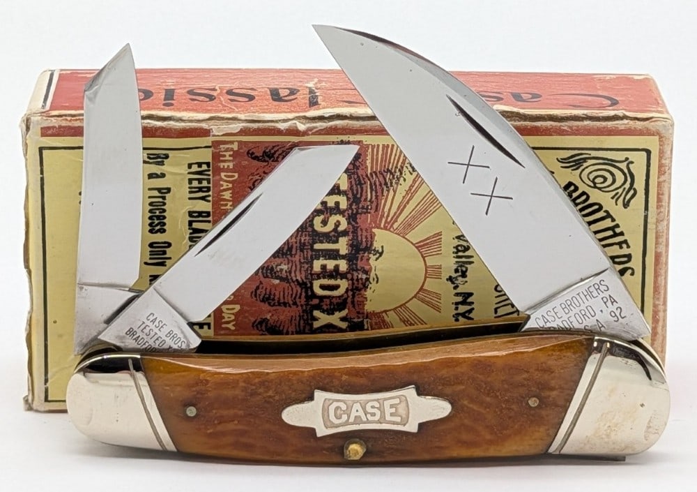1992 Case XX Classic Old Brown Rogers Bone Wharncliffe Whittler 6355 w/ Box: Knife is in very nice condition with light scuffs and some tarnishing on the bolsters from handling. Overall measures 3-3/4in when closed.