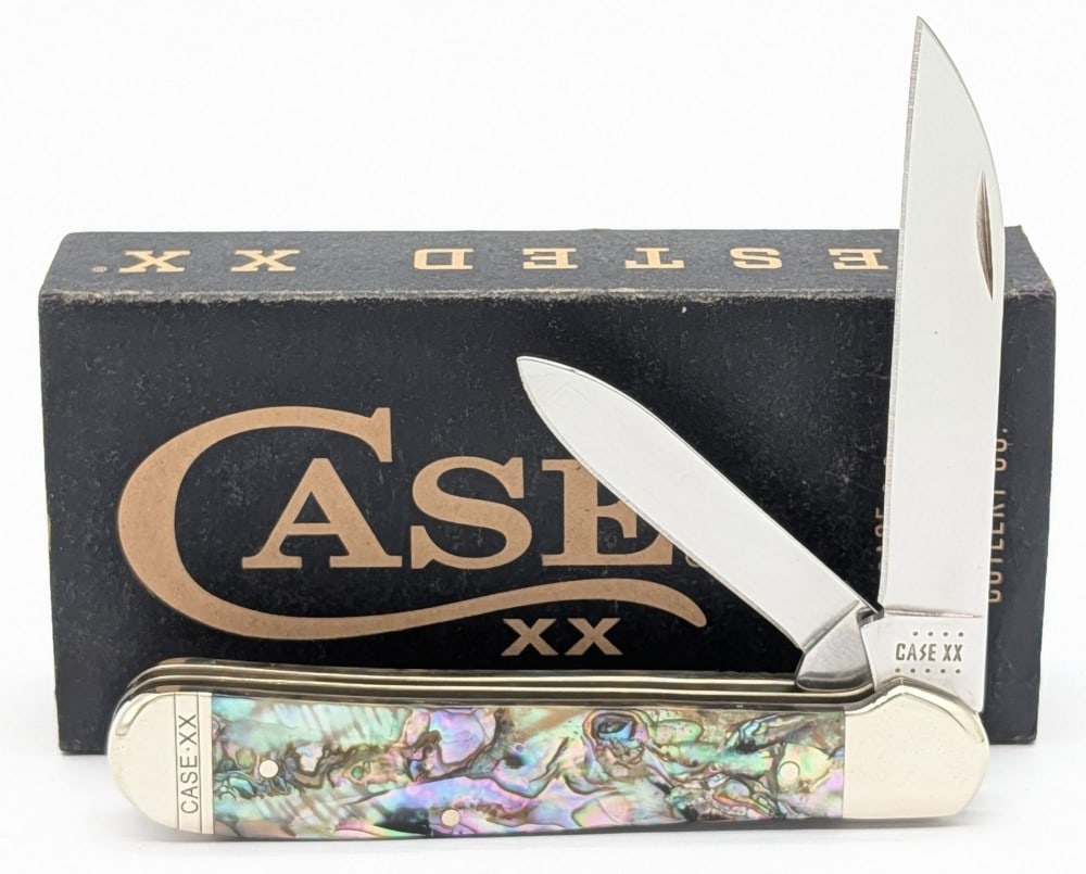 2021 Case XX Abalone Wharncliffe Copperhead 8249W w/ Box: Knife is in very nice condition with light scuffs on the bolsters from handling. Overall measures 4in when closed.