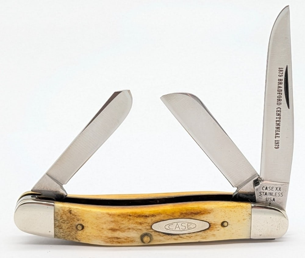 1979 Case XX Bradford Centennial Stag Medium Stockman 5318: Knife is in very nice condition with some scuffs on the bolsters from handling. Overall measures 3-5/8in when closed.