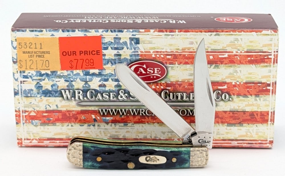 2014 Case XX Worked Bolster Hunter Green Bone Tiny Trapper 62154 w/ Case: Knife is in very nice condition with minimal wear from handling. Overall measures 2-3/8in when closed.