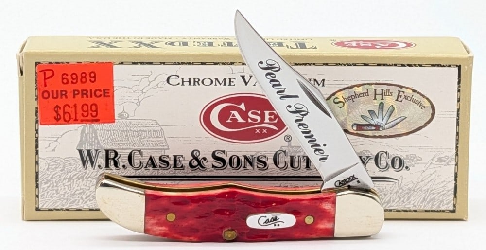 2008 Case XX Pearl Premier Dark Red Bone Pocket Hunter 61165 w/ Box: Knife is in very nice condition with minimal wear from handling. Overall measures 2-3/4in when closed.