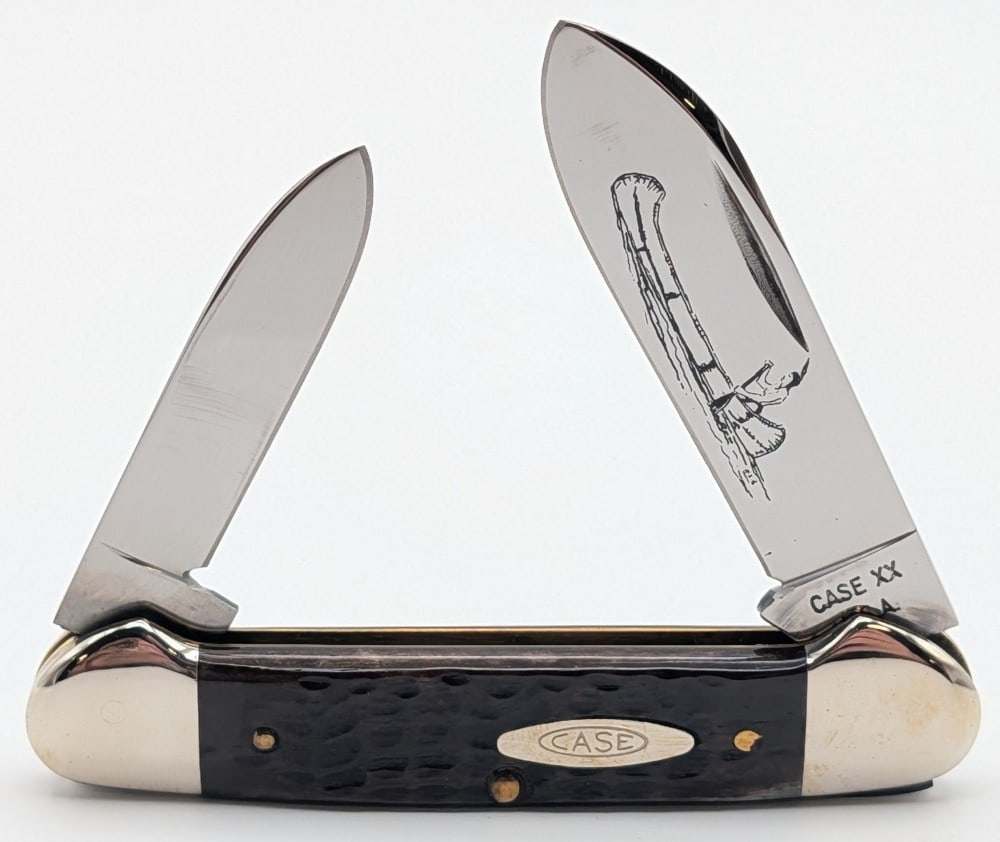 1965-69 Case XX Jigged Bone Canoe Knife 62131: Knife is in very nice condition with light scuffs on the bolsters from handling. Overall measures 3-5/8in when closed.