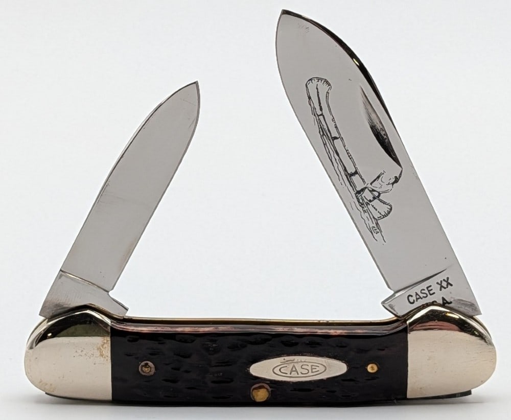 1975 Case XX Jigged Bone Canoe Knife 62131: Knife is in very nice condition with light scuffs on the bolsters from handling. Overall measures 3-5/8in when closed.