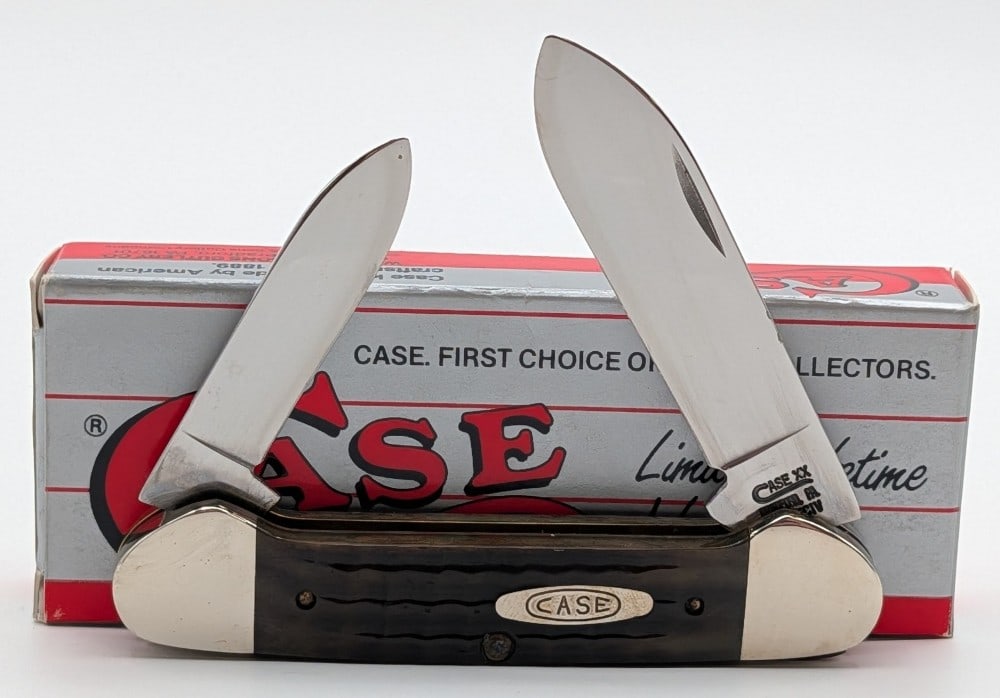 1994 Case XX Roman Numeral Green Bone Canoe Knife G62131: Knife is in like new condition. Overall measures 3-5/8in when closed.