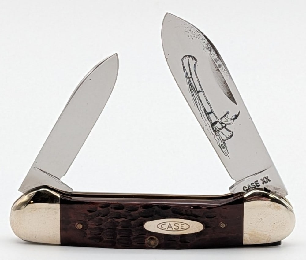 1965-69 Case XX Jigged Bone Canoe Knife 62131: Knife is in very nice condition with some light tarnishing on the blade, and light scuffs on the bolsters from handling. Overall measures 3-5/8in when closed.