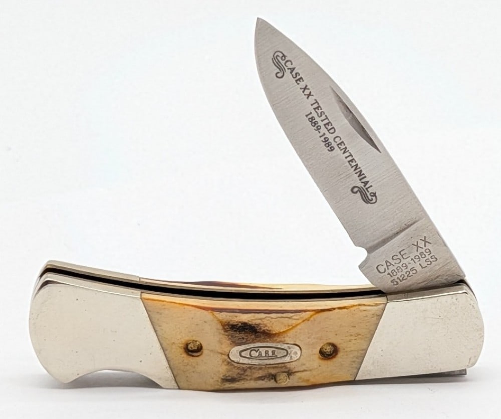 1989 Case XX Centennial Stag Executive Lockback 51225: Knife is in nice condition with some scuffs and scratches on the bolsters from handling. Overall measures 3in when closed.