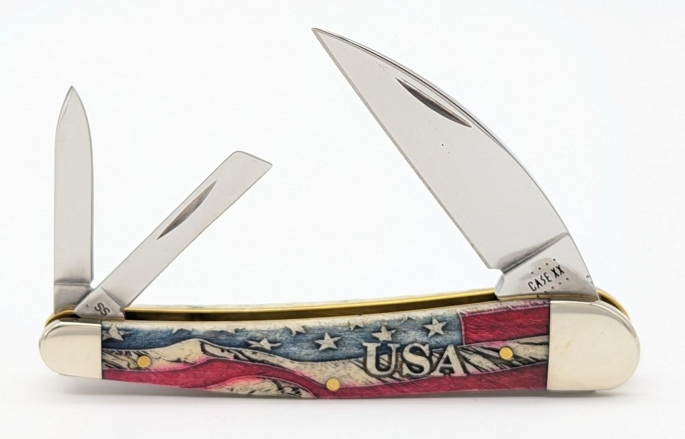 2021 Case XX USA American Flag Seahorse Whittler 6355WH: Knife is in very nice condition with minimal wear from handling. Overall measures 3-7/8in when closed.