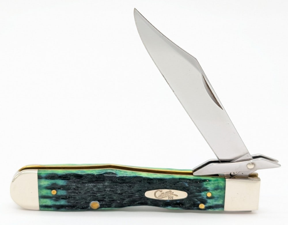 2019 Case XX Kentucky Bluegrass Bone Cheetah 6111 1/2: Knife is in very nice condition with light scuffs on the bolsters from handling. Overall measures 4-3/8in when closed.