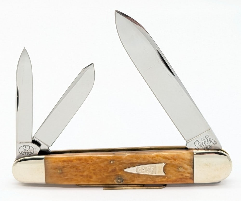 1992 Case XX Classic Banana Honey Bone Cigar Whittler 6391: Knife is in very nice condition with light scuffs on the bolsters from handling. Overall measures 4-5/8in when closed.