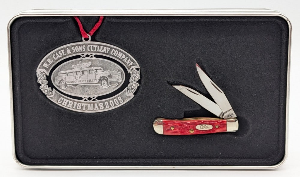 2008 Case XX Christmas Red Bone Wharncliffe Tiny Trapper 62154W w/ Tin: Knife is in like new condition. Overall measures 2-3/8in when closed.