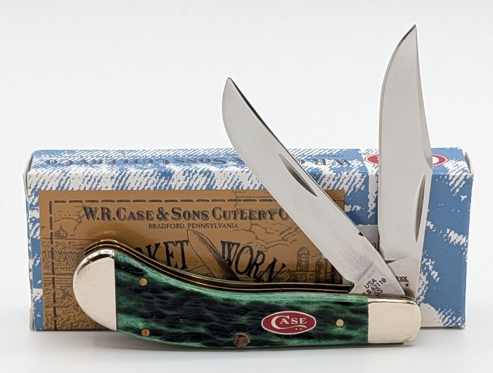 2008 Case XX Burnt Green Bone Saddlehorn TB62110 w/ Box: Knife is in like new condition. Overall measures 3-1/2in when closed.