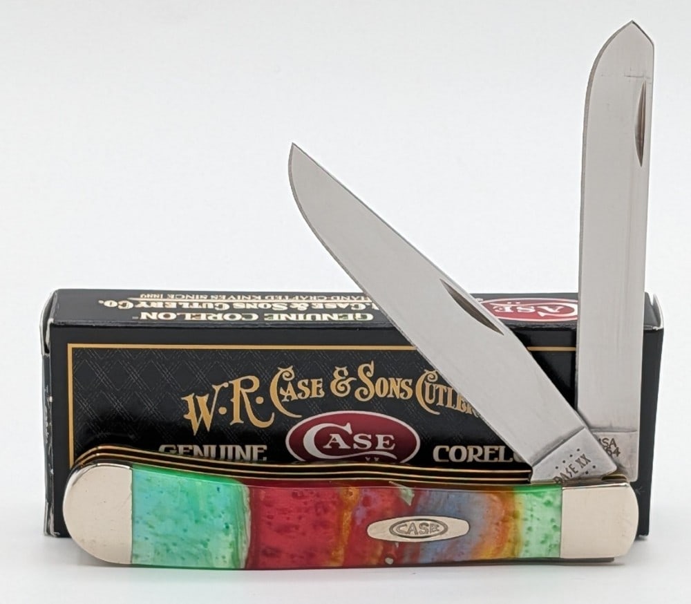2021 Case XX Rainbow Corelon Trapper 9254RB w/ Box: Knife is in like new condition. Overall measures 4-1/8in when closed.