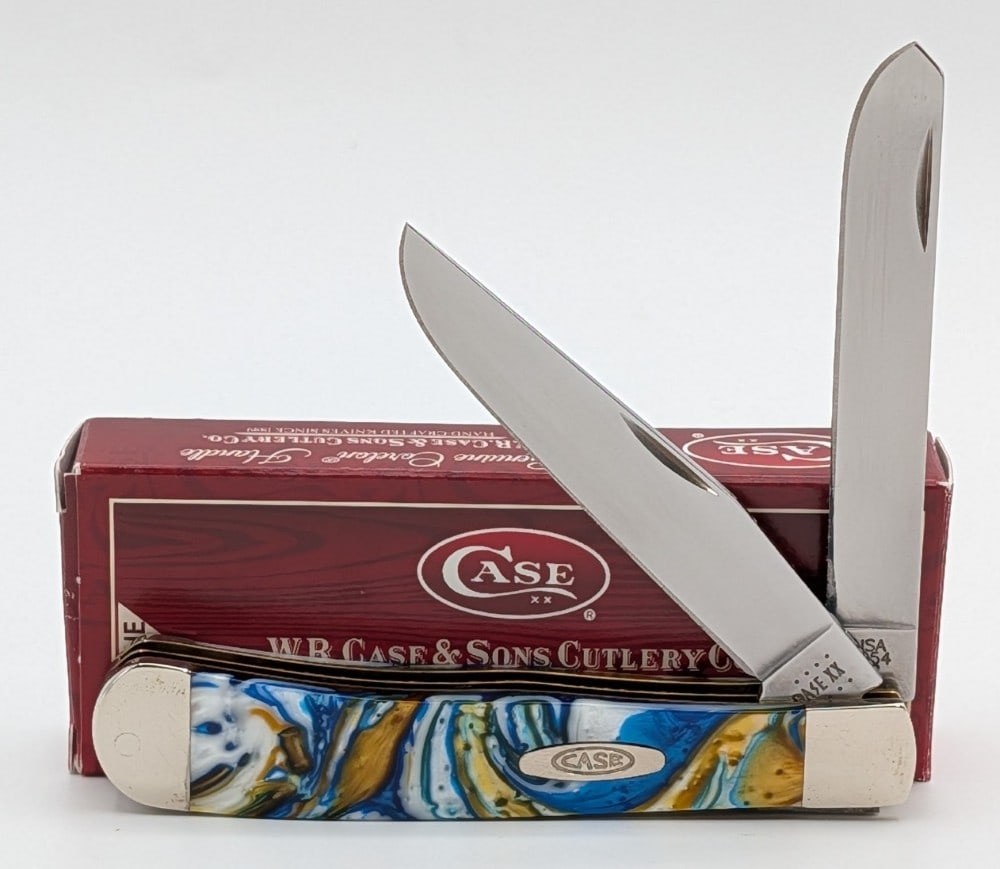 2021 Case XX Saphire Corelon Trapper 9254: Comes in a non matching corelon box. Knife is in like new condition. Overall measures 4-1/8in when closed.