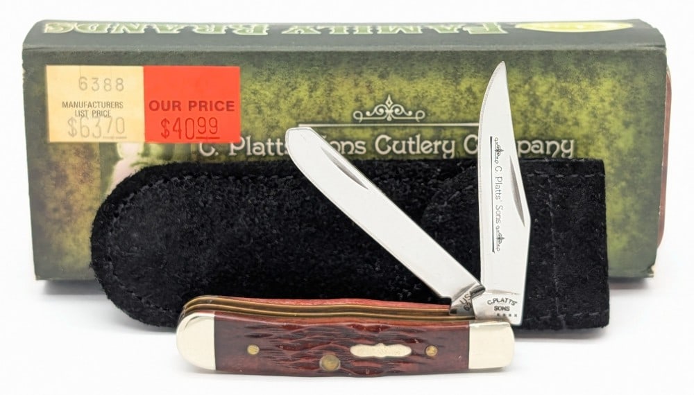 2006 Case XX C. Platts' Sons Walnut Bone Tiny Trapper 62154 w/ Tin: Knife is in very nice condition with minimal wear from handling. Overall measures 2-3/8in when closed.