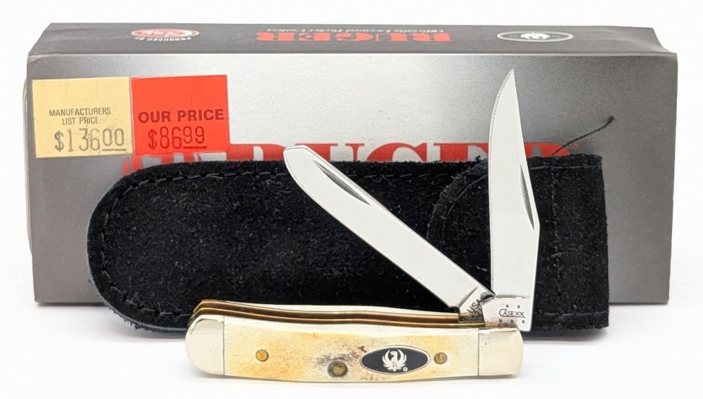 2005 Case XX RUGER Burnt Stag Tiny Trapper 52154 w/ Tin: Knife is in very nice condition with minimal wear from handling. Overall measures 2-3/8in when closed.